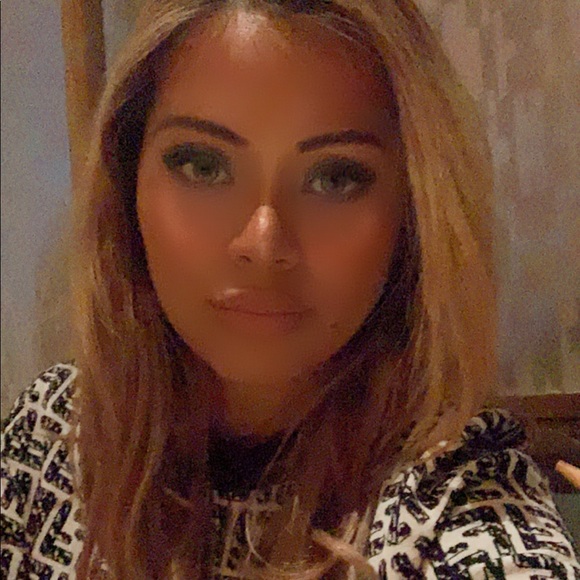 Meet your Posher, Charmaine - Picture 5 of 6